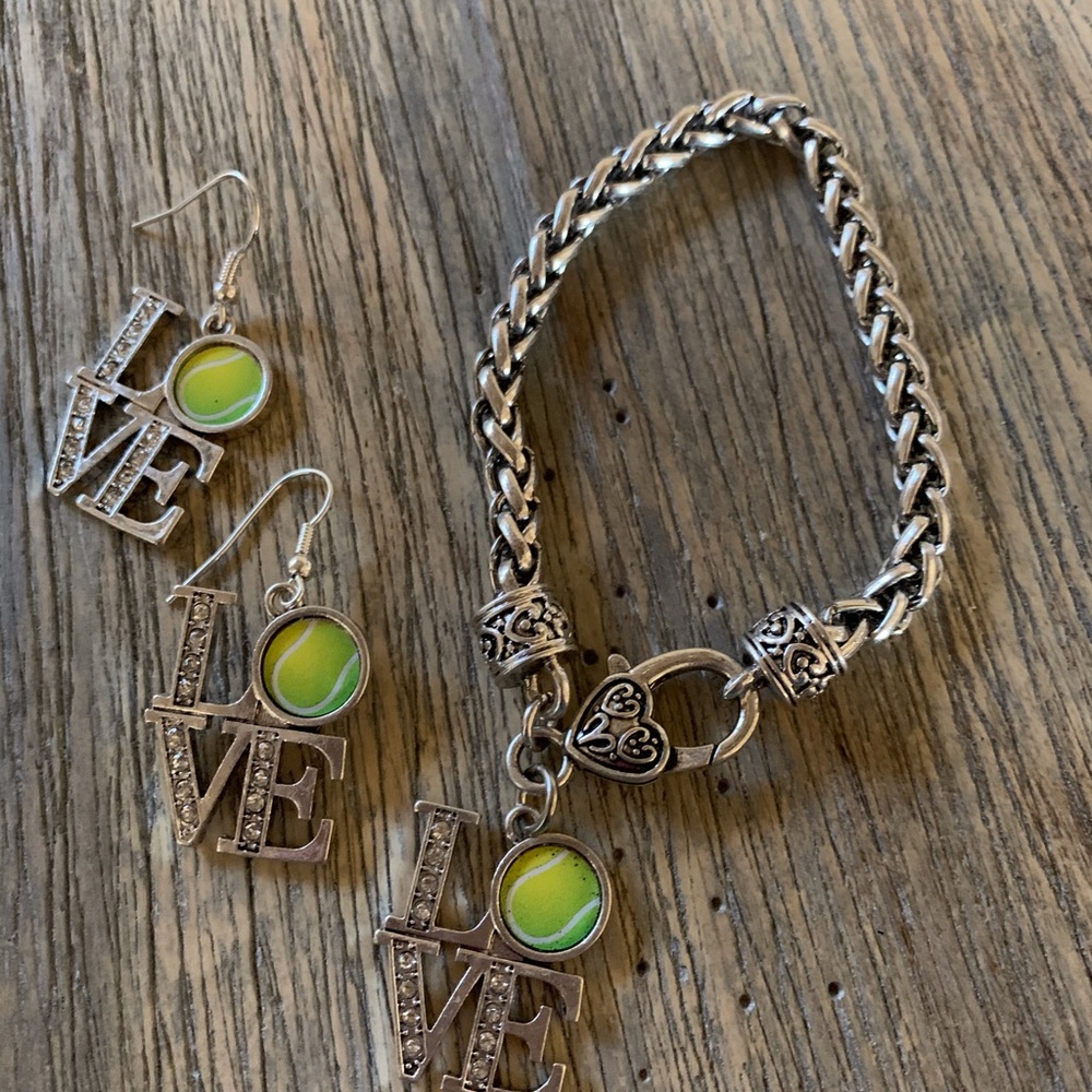 Tennis earrings and bracelet .